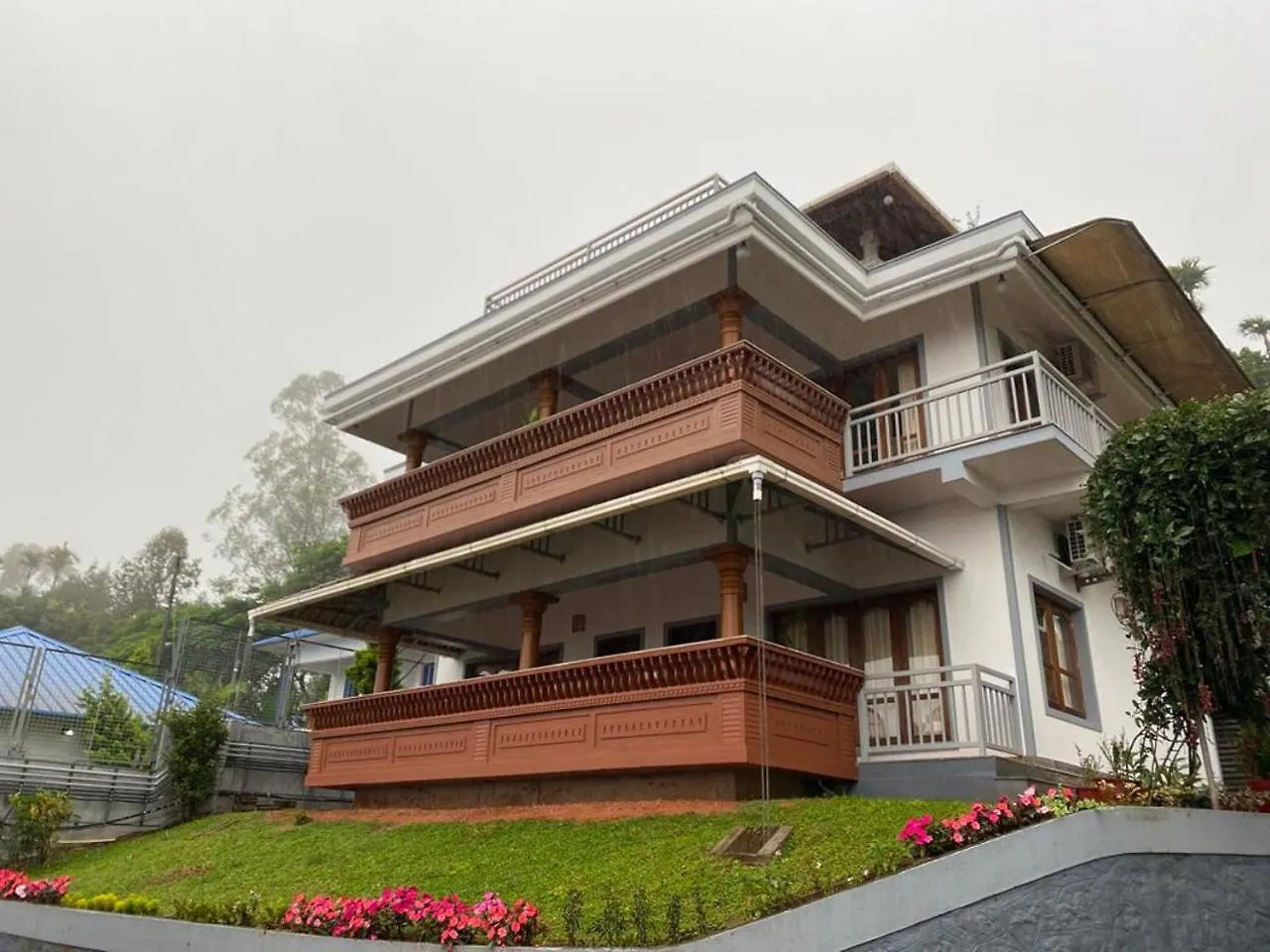 Zenha Resorts Munnar India